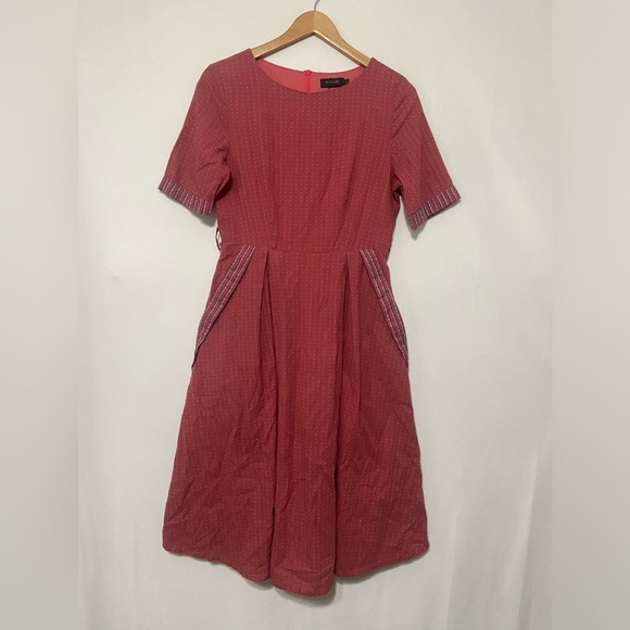 Roolee Dresses & Skirts - Roolee EUC midi length swiss dot textured large pocket dress size M